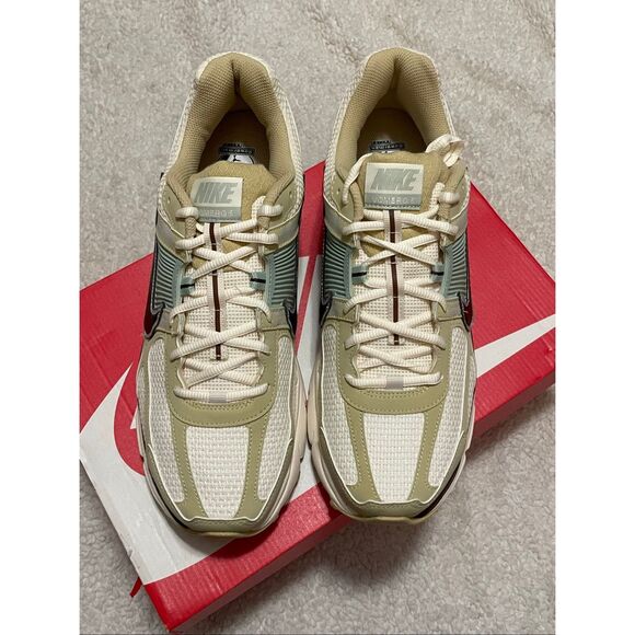 Nike Zoom Vomero 5 SE Team Gold/Fauna Brown Men’s 11.5 NIB - Picture 6 of 13